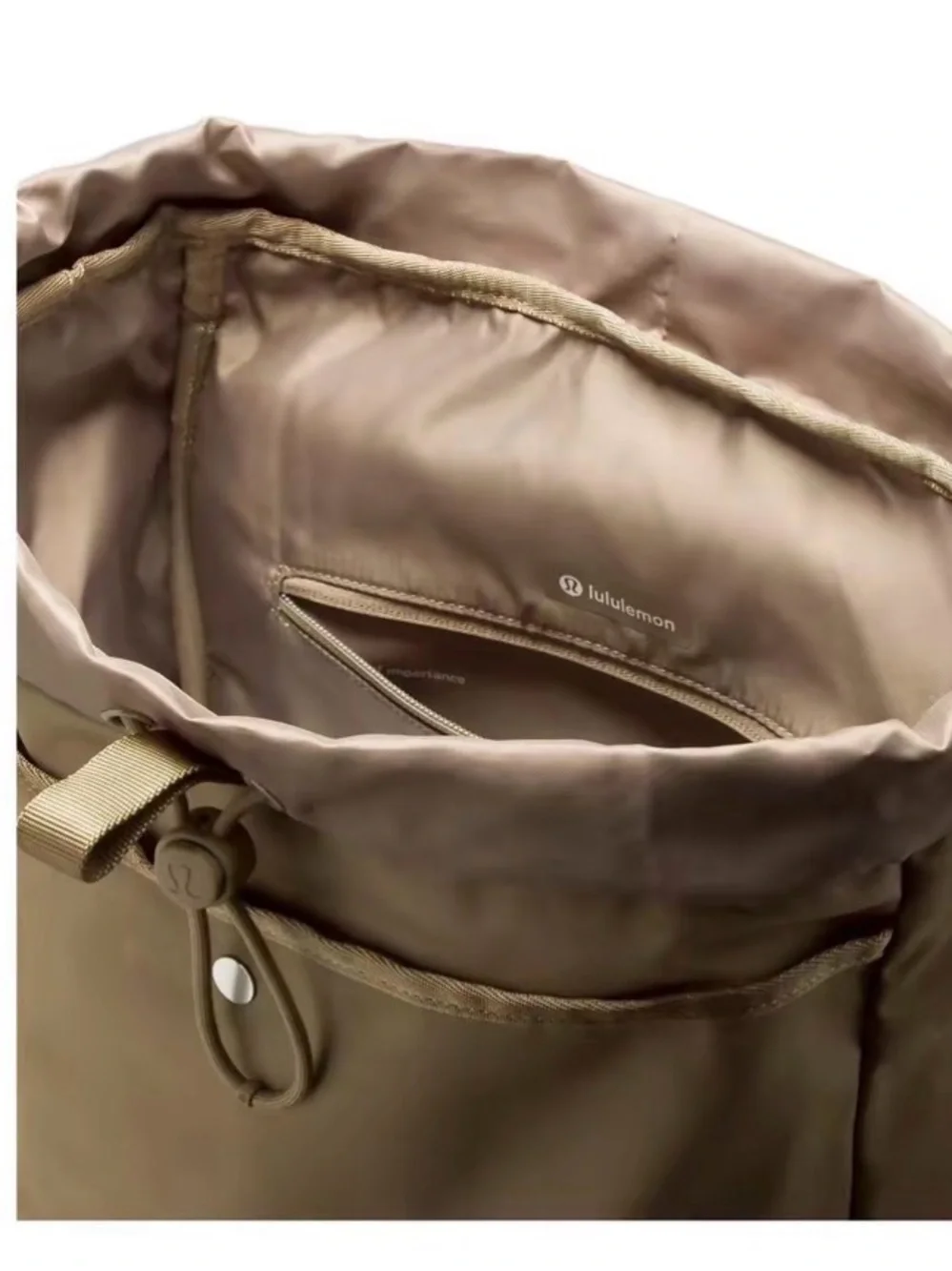 lululemon athletica Wanderlust Backpack Color:FANB/SLVR.25L